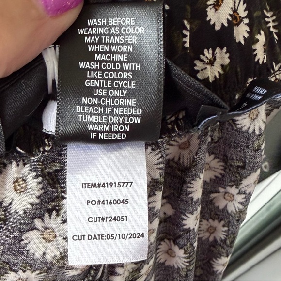 •Torrid• NWT Wide Leg Daisy Ditsy Floral Pants - Size 4X Short - Picture 9 of 12